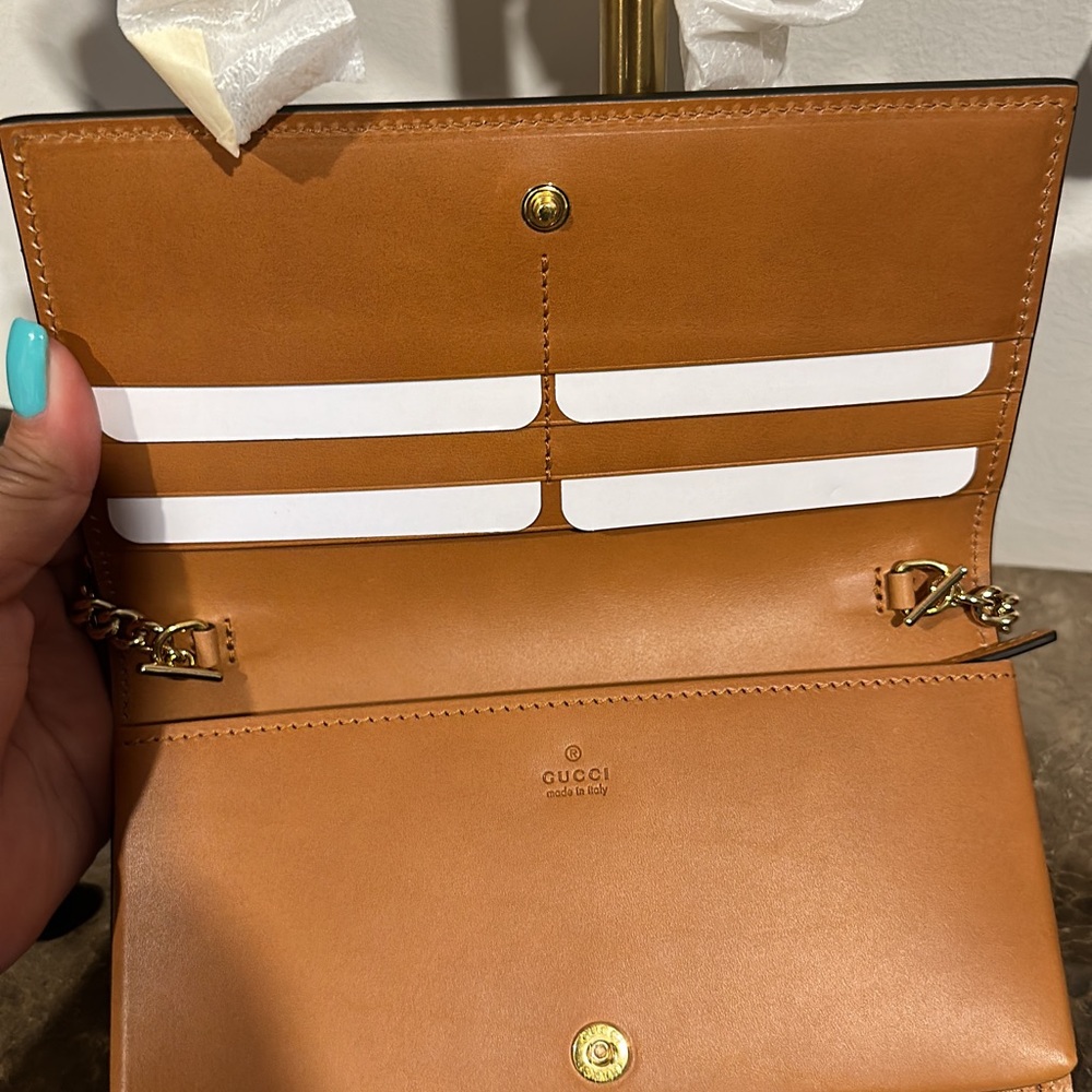 Gucci WOC - Picture 3 of 4